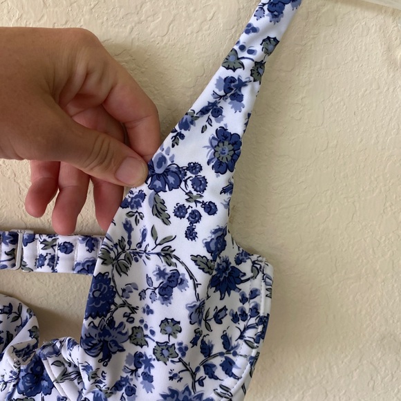 NWT Abercrombie & Fitch Bikini Top and Sarong - Picture 2 of 11